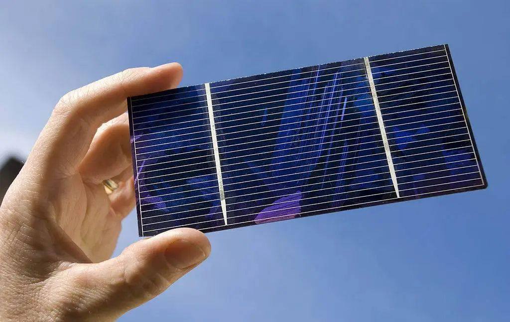 EVA胶膜对晶硅太阳电池的封装特性研究