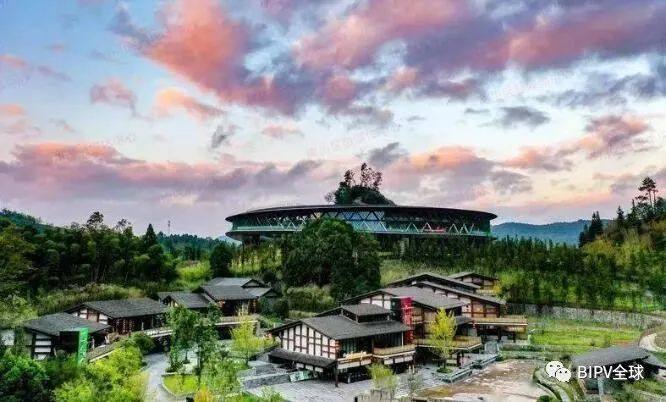 BIPV应用新场景！光伏玻璃栈道建成