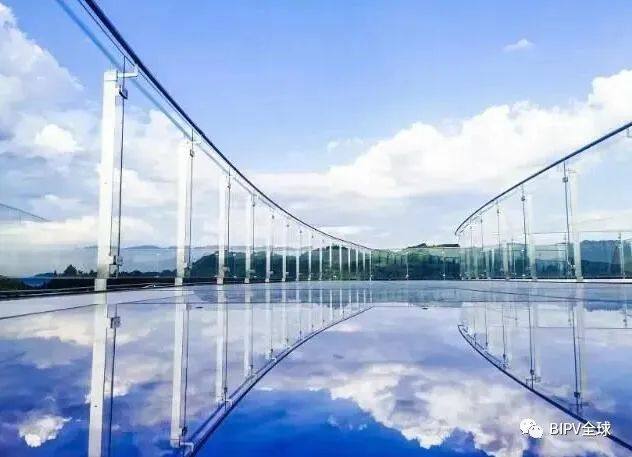 BIPV应用新场景!光伏玻璃栈道建成 BIPV应用新场景!光伏玻璃栈道建成
